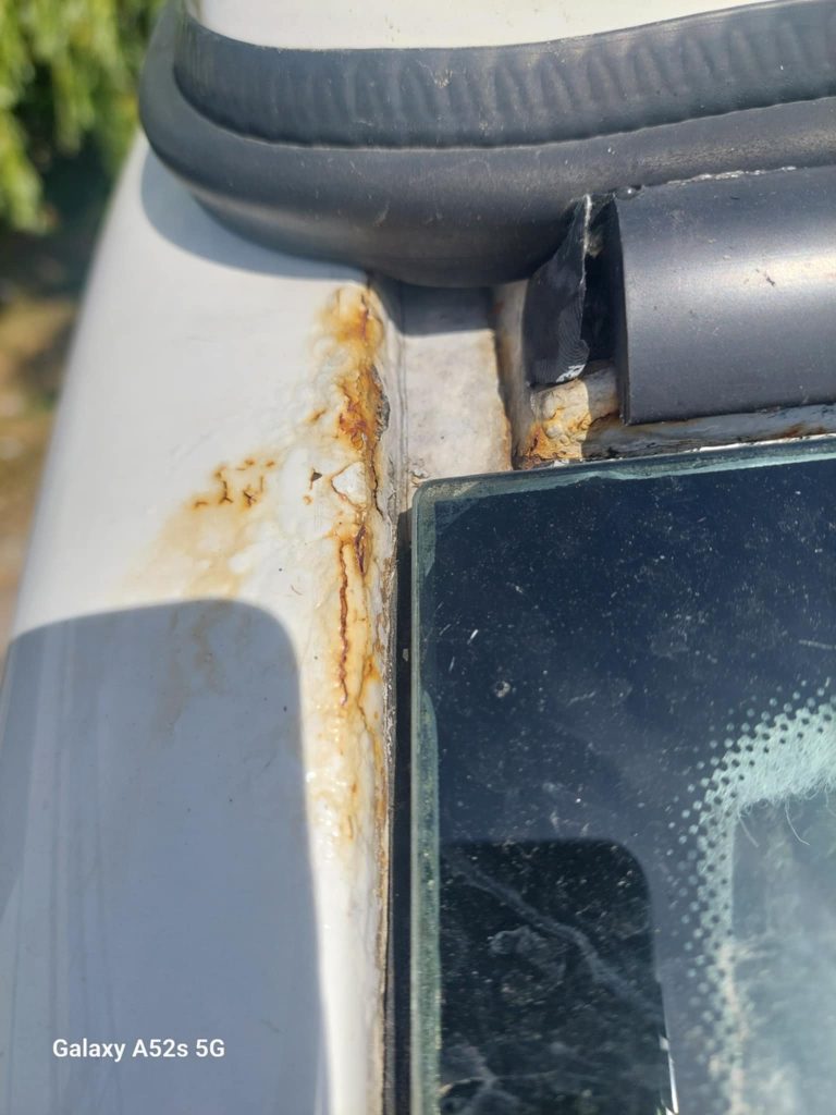 VW Transporter roof rust repair