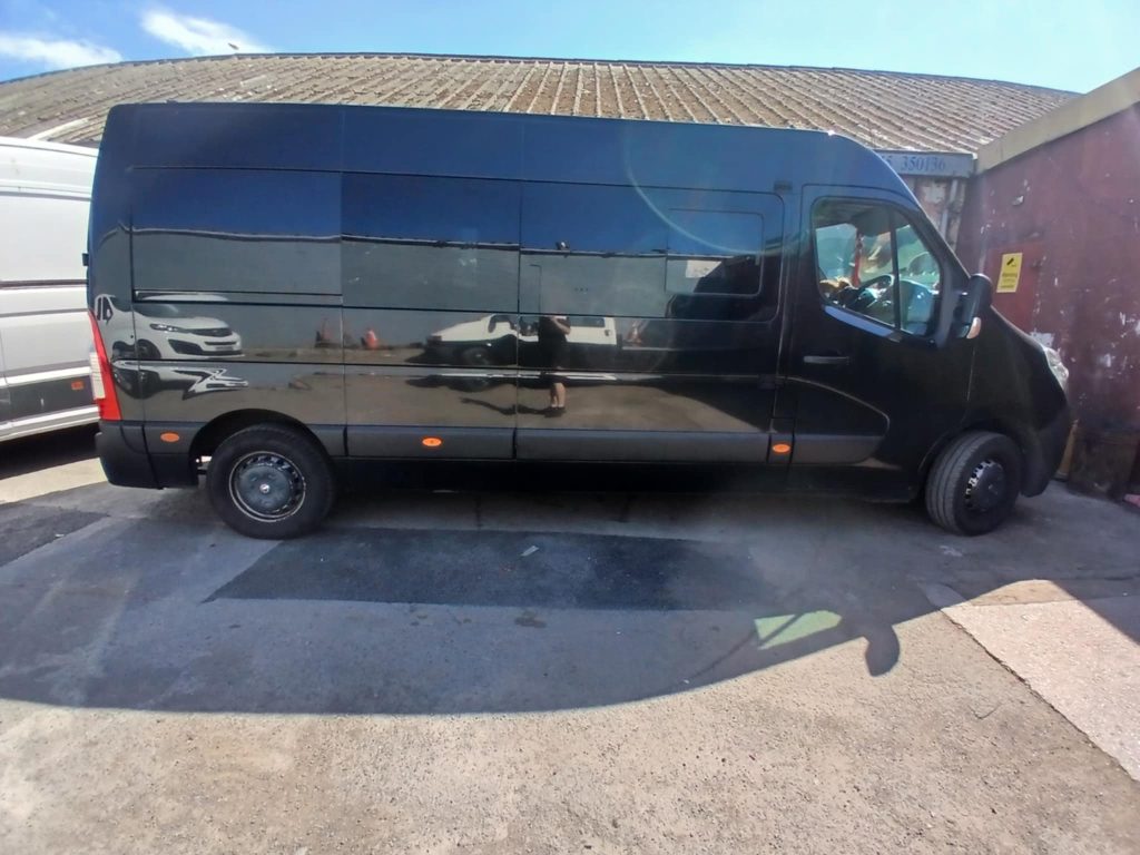 Full side view of Vauxhall Movano after side bar installation