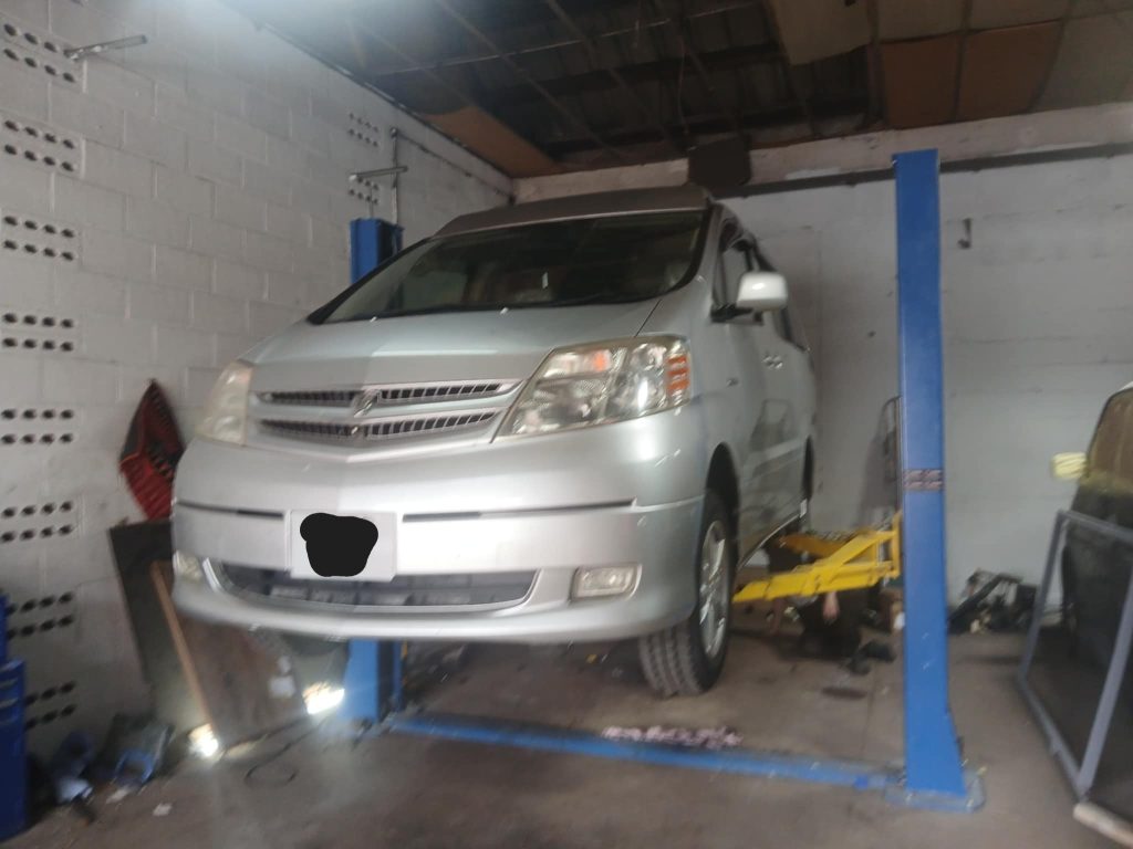 This Toyota Alphard Suspension Lift