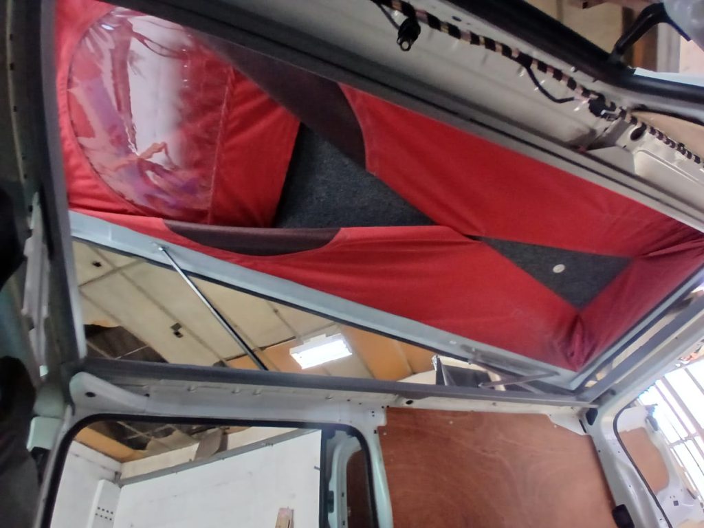red pop top roof for Vivaro 